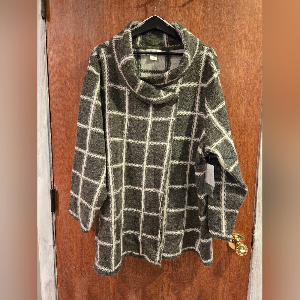 NEW Ellen Tracy Plaid Gray Sweater for Women